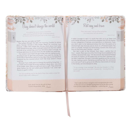 靈修書籍 - Walking in Grace Faux Leather Devotional