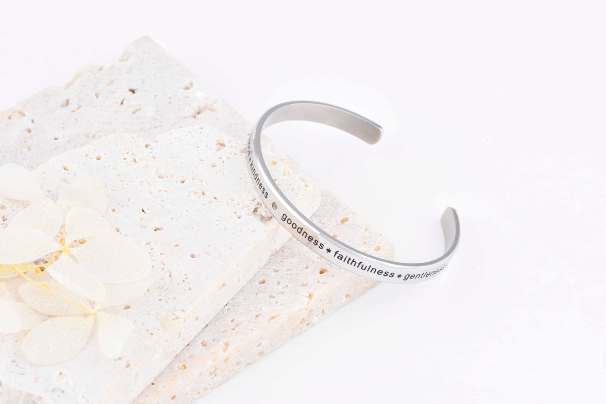 Bible Verse Blessing Cuff (Color: Silver)