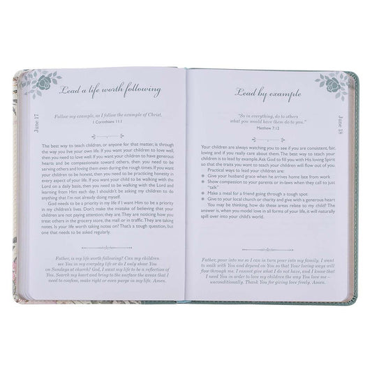 靈修書籍 - Moments With God For Moms Faux Leather Daily DevotionalBY KAREN STUBBS