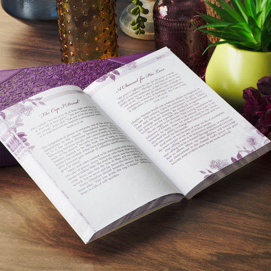 靈修書籍 - Whispers of Wisdom Softcover Devotional