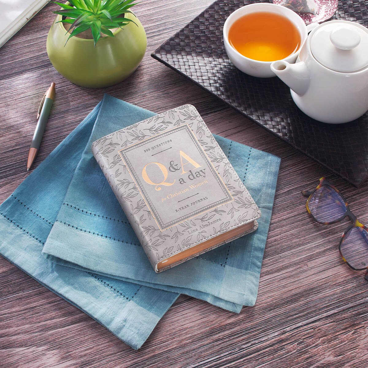 Q&amp;A a Day: 3-Year Journal for Christian Women