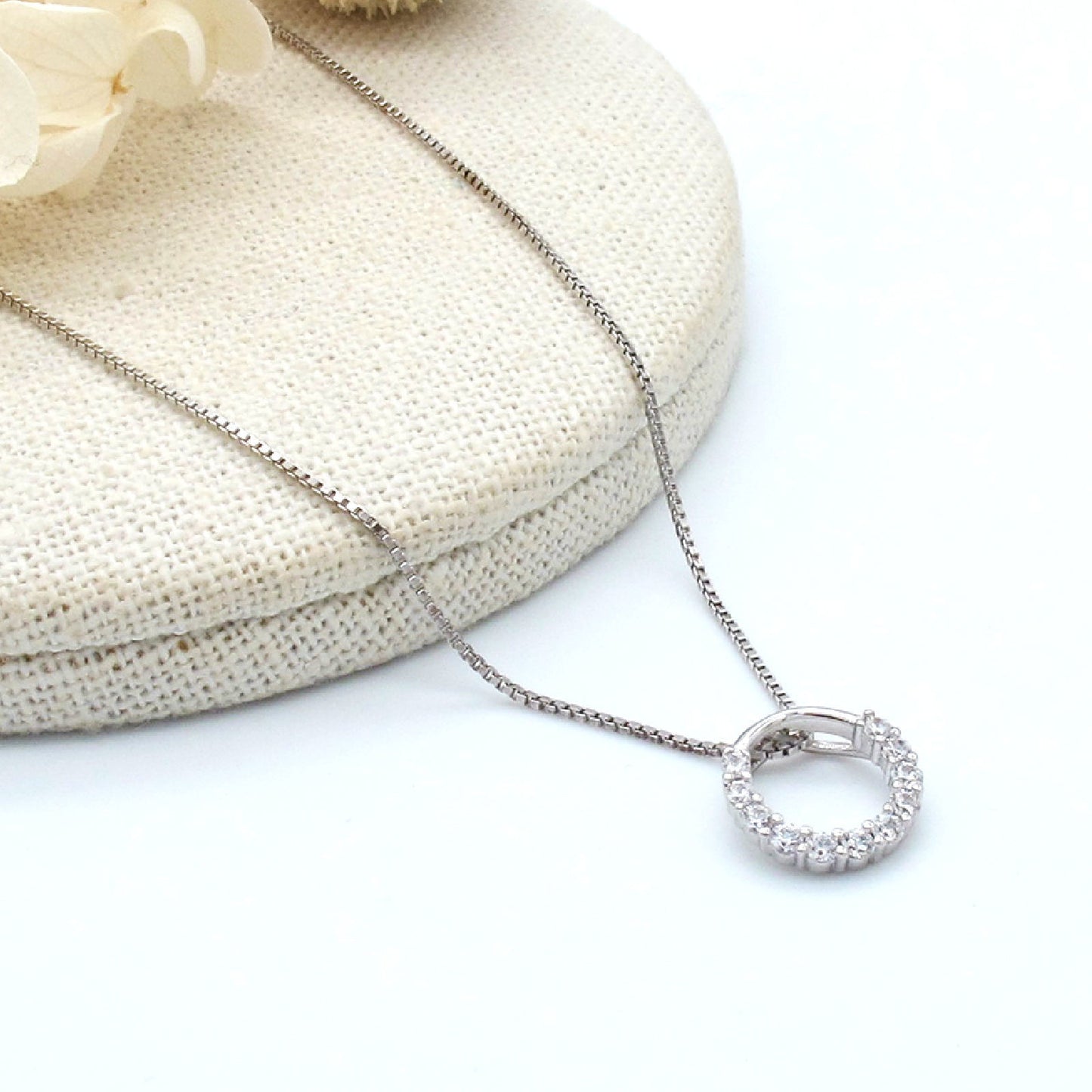 925 sterling silver garland crown necklace with brilliant stones